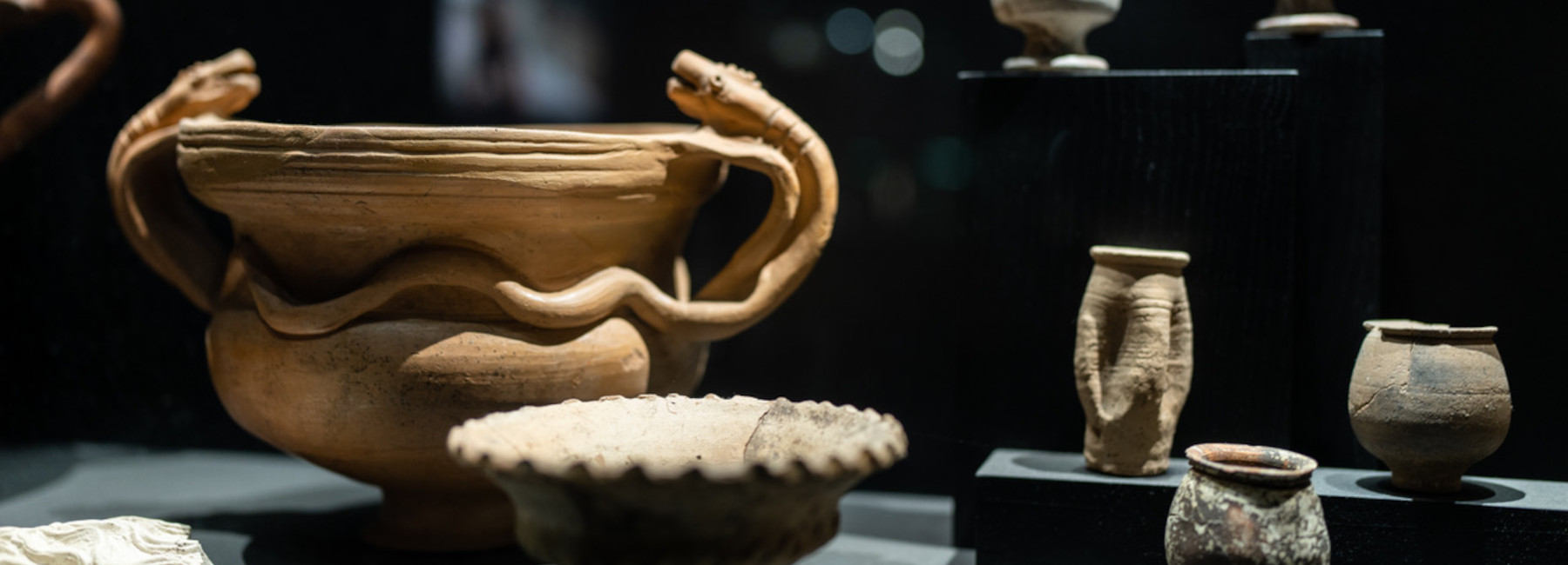 Ausstellungsstücke im Isis- und Mater Magna-Heiligtum